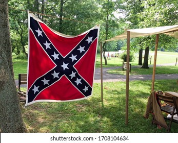 drapeau de la confédération américaine de reconstruction de la guerre civile dans le camp