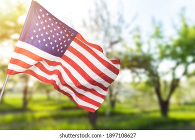 Amerikanische Flagge zum Gedenktag, 4. Juli, Arbeitstag. Unabhängigkeitstag.