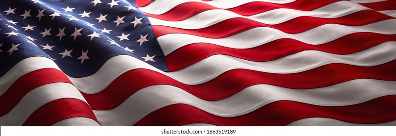 Волна американского флага закрывается ко Дню памяти или 4 июля
