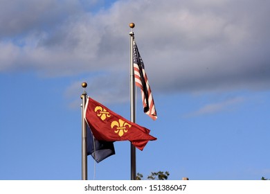 American and Fleur-de-lis flags
