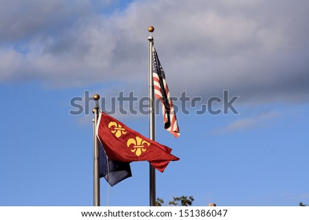 American and Fleur-de-lis flags