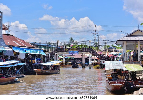 Amphawa Thailand April 14 2017 Boats Stock Photo Edit Now 657831064