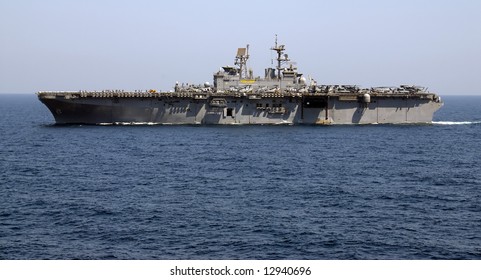 856 Amphibious Assault Ship Images, Stock Photos & Vectors | Shutterstock