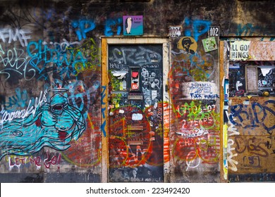 401 Amsterdam Graffiti Images, Stock Photos & Vectors | Shutterstock