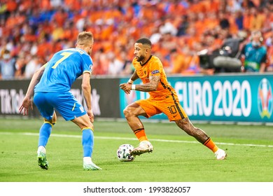 AMSTERDAM, NETHERLANDS - JUNE 13, 2021: Memphis Depay (10). EURO 2020. The Football Match Ukraine Vs Netherlands