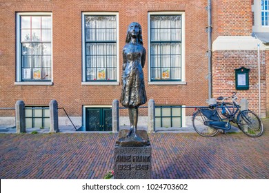 Amsterdam, Netherlands - October 7, 2017: Statue Of Anne Frank By Pieter D'Hont, Next To Anne Frank Huis.