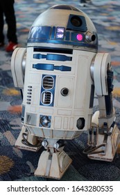 R2d2 の画像 写真素材 ベクター画像 Shutterstock