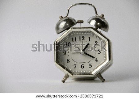 Analog alarm clocks, silent witnesses to the passage of time.