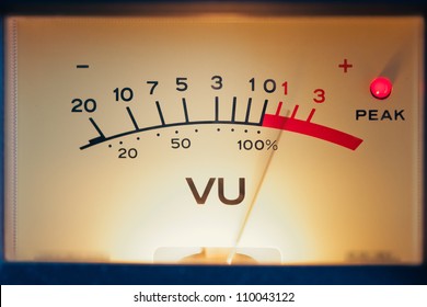 Analog Volume Meter