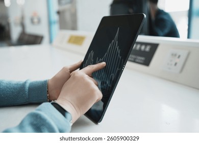 Analyzing Data Trends on a Tablet in a Modern Environment  