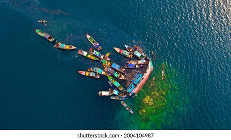 Anambas Archipelago Regency, the Indonesian Archipelago Province. On May 3, 2019, there was an accident of a cargo ship loaded with fish due to hitting a reef.