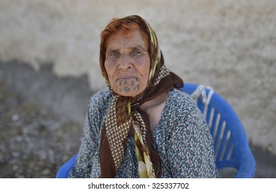 Anatolian Women Showing Natural Tattoo On Stock Photo 325337702 ...