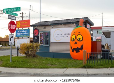 Anchorage, Alaska, United States – October 7, 2019: A View Of Alaska's House Of Coffee, A Local Drive Thru Coffee Stand In Downtown Anchorage; As Seen On A Cloudy Day In The Autumn Of 2019.