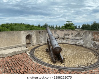 An ancient cannon from the British Empire in Bengkulu, Indonesia. This cannon is located at Fort Marlborough in Bengkulu. One of Indonesia's historical heritage.