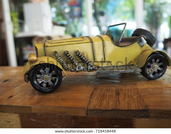 Ancient car\
models