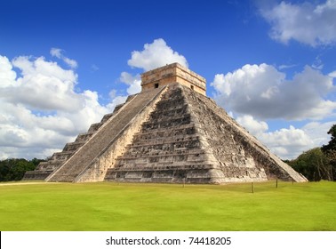 Ancient Chichen Itza Mayan Kukulcan Pyramid In Mexico