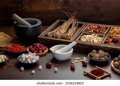 1,334 Chinese herbalist Images, Stock Photos & Vectors | Shutterstock