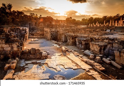 Ancient City Of Beit She'an In Israel