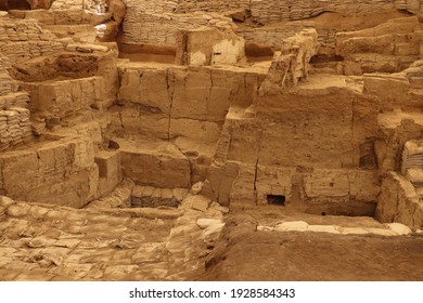 Çatalhöyük Ancient City (the World’s First City) And Archaeological Excavations