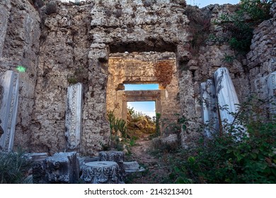 Ancient City In Turkey. The Ruins Of A Stone City From The Time Of The Roman Empire. Beautiful View Of The Ruins Of The Ancient City.