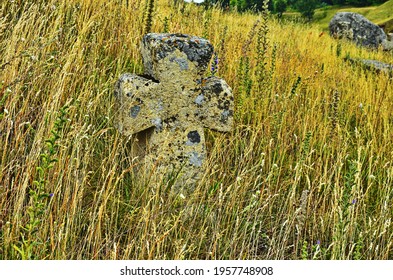 Ancient Kozak Cemetery With Tombs And Stone Crosses Of Unknown Warrior Heroes Of Bohdan Khmelnytsky Rebellion. Traditional Coquina Stone Tombs And Crosses With Carved Dates