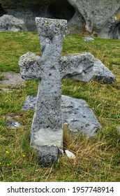 Ancient Kozak Cemetery With Tombs And Stone Crosses Of Unknown Warrior Heroes Of Bohdan Khmelnytsky Rebellion. Traditional Coquina Stone Tombs And Crosses With Carved Dates