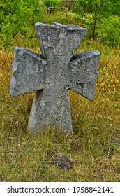 Ancient Kozak Cemetery With Tombs And Stone Crosses Of Unknown Warrior Heroes Of Bohdan Khmelnytsky Rebellion. Traditional Coquina Stone Tombs And Crosses With Carved Dates