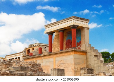 Ancient Ruines Of Famouse Knossos Palace At Crete, Greece