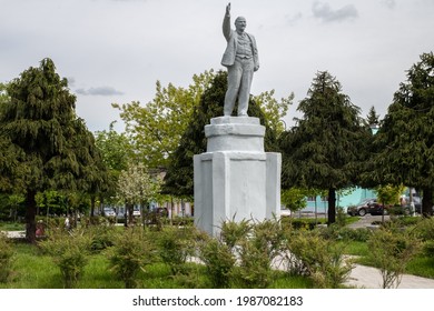 Ancient Soviet monument of the last century Leader of Soviet proletariat Lenin says speech on the podium - Shutterstock ID 1987082183