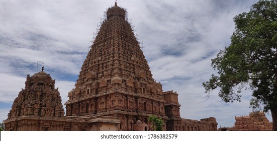 Ancient Thnjavur Man Made Temple 1000 Years Ago