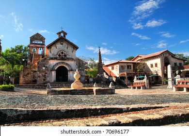 Ancient Village Altos De Chavon