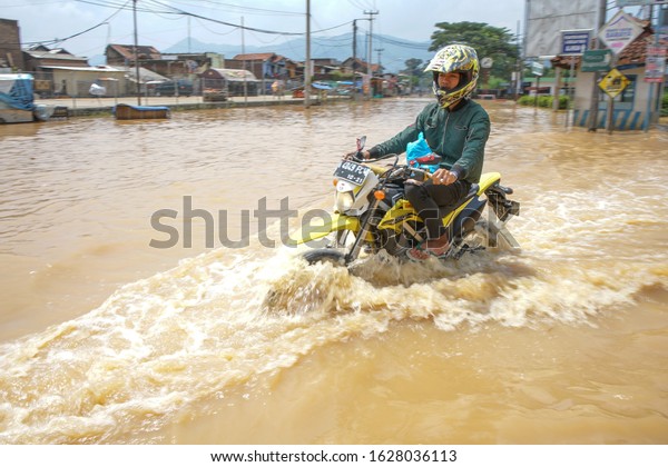 Andir Village/Bandung Distric/West Java/Indonesia -\
January 27, 2020 : the flood situation in andir village bandung -\
west java