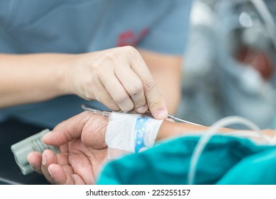 Anesthesiologist Nurse Open Intravenous Fluid