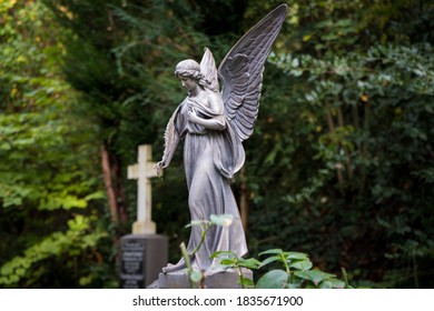 Angel statue at the cemetery