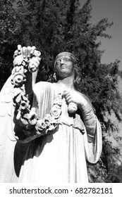 Angels In Sleepy Hollow Cemetery