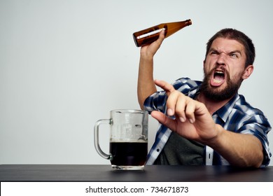 4,554 Aggressive alcohol Images, Stock Photos & Vectors | Shutterstock