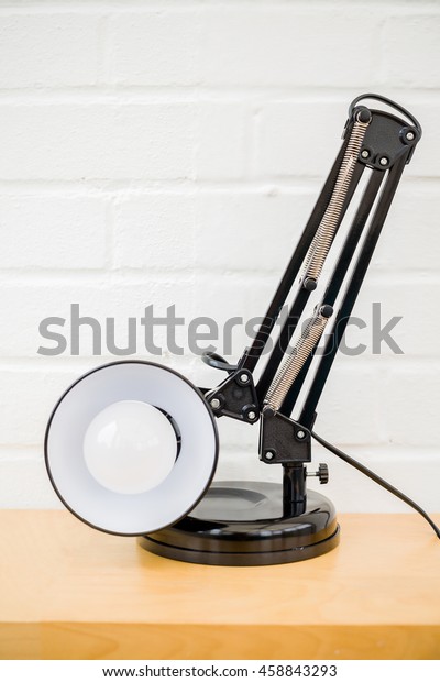 anglepoise magnifying lamp