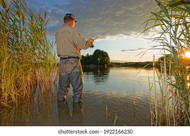 釣り人 の画像 写真素材 ベクター画像 Shutterstock