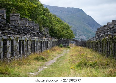 Anglesey Barracks: abandoned old miner's cottages of Dinorwic Quarry. Part of the Vivian Trail at Llanberis in Snowdonia National Park, north Wales