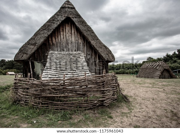 Anglo Saxon\
Homes
