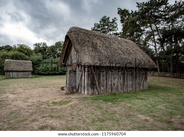 Anglo Saxon\
Houses