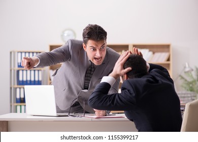 984 Boss yelling his employees Images, Stock Photos & Vectors ...