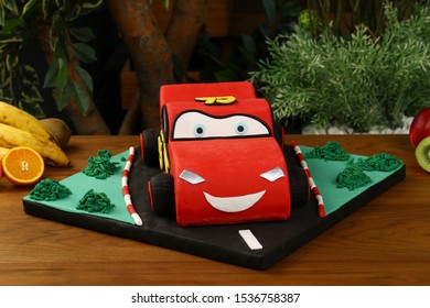 Fotos Imágenes Y Otros Productos Fotográficos De Stock - 12th birthday cake hat roblox