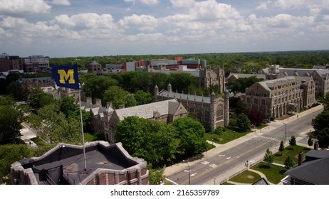 Ann Arbor, MI - May 27, 2022: University Of Michigan Wolverines' Logo At The College Campus