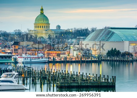 Annapolis, Maryland, USA town skyline at Chesapeake Bay with the United States Naval Academy Chapel dome.