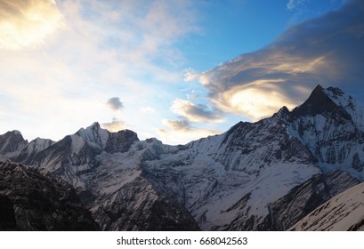 Annapurna base camp trekking - Shutterstock ID 668042563