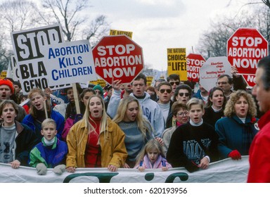 Annual Right to Life March passes by the front of the US Supreme Court in Washington DC., January 22, 1995.