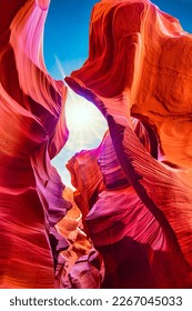 Antelope Canyon im Navajo Reservation bei Page, Arizona USA. Artwork and travel concept.