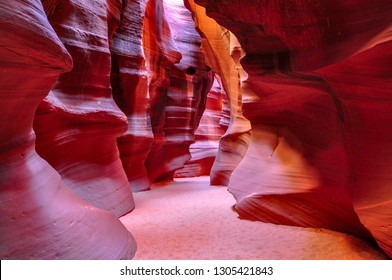 Antelope Canyon, Navajo Sandstone
Near Page Arizona
12 May 2010
