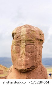 Anthropomorphic Sculpture In The Tiwanaku (Tiahuanaco) Ruins In Western Bolivia. Tiwanaku Is A Pre-Columbian Site Near Lake Titicaca, And One Of The Largest Sites In South America. 